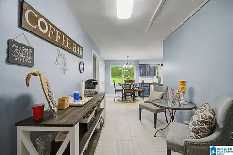 Entry Way - 7 Meadowview Cir, Jasper, AL 35501 photo 2 of 2