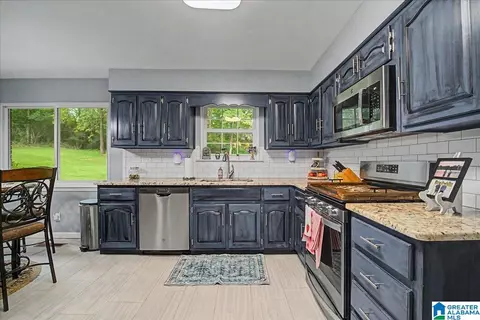 Kitchen - 7 Meadowview Cir, Jasper, AL 35501 photo 2 of 4