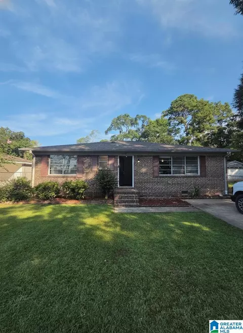 1010 26th Ave N, Hueytown, AL 35023
