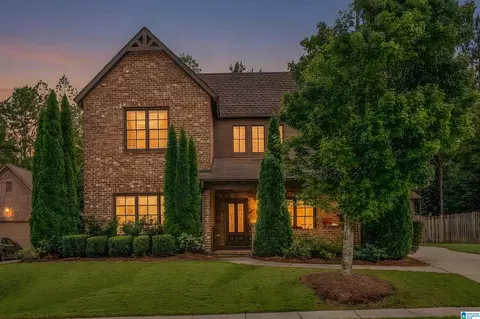1650 Creekside Dr, Hoover, AL 35244