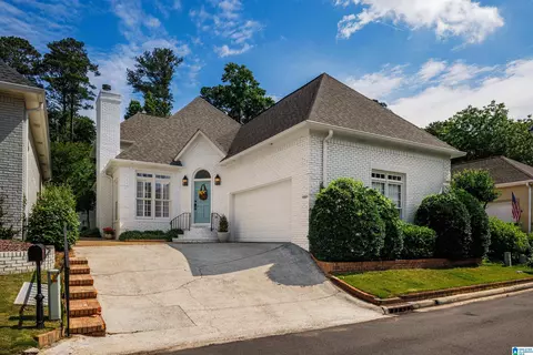 3136 Wellington Pkwy, Vestavia, AL 35243