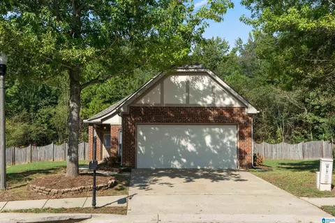 2828 Oxmoor Glen Dr, Birmingham, AL 35211