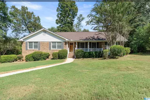 609 Dunmore Cir, Hoover, AL 35226
