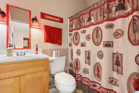 Bath - 103 Big Oak Dr, Maylene, AL 35114 photo 3 of 4