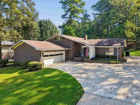 923 Pinehaven Dr, Hueytown, AL 35023