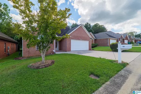 113 Annie Ln, Pleasant Grove, AL 35127