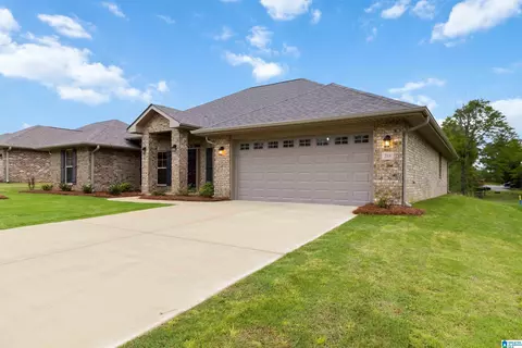 Exterior - 405 Patrick Rd, Alabaster, AL 35007 photo 3 of 4