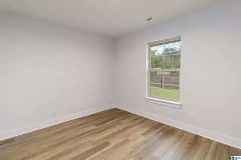 Bedroom - 405 Patrick Rd, Alabaster, AL 35007 photo 4 of 6