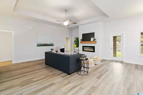 Living - 405 Patrick Rd, Alabaster, AL 35007 photo 1 of 1