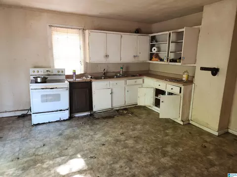 Kitchen - 5784 E Highway 55, Eva, AL 35621 photo 2 of 2