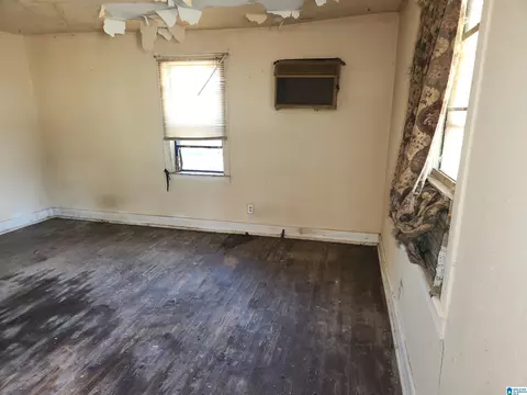 Bedroom - 5784 E Highway 55, Eva, AL 35621 photo 1 of 6