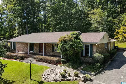 1512 Lakeshore Dr, Anniston, AL 36207