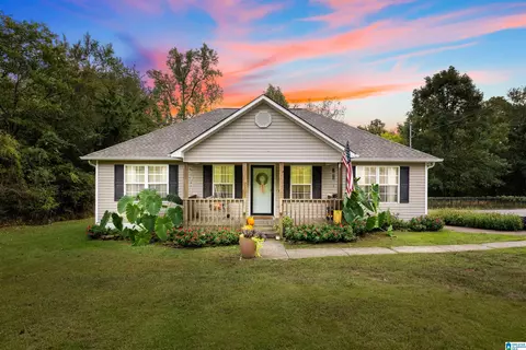 102 Wet Cat Rd, Hayden, AL 35079