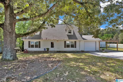 100 Bermuda Lake Dr, Alabaster, AL 35007
