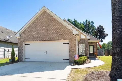 5267 Promenade Dr, Trussville, AL 35173