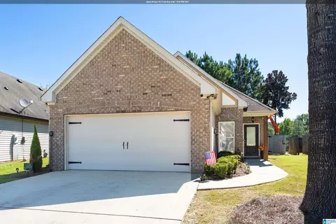 5267 Promenade Dr, Trussville, AL 35173
