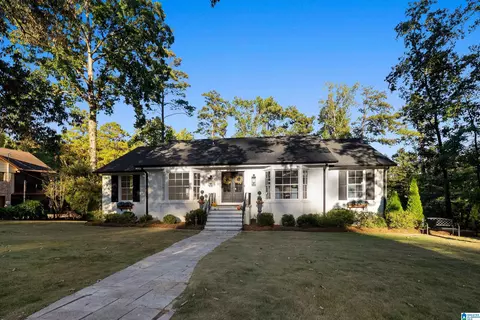 1277 Branchwater Ln, Vestavia Hills, AL 35216