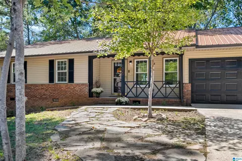 1020 Edgewood Dr, Anniston, AL 36207