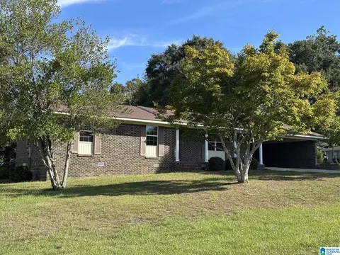 104 Crestview Dr, Clanton, AL 35045 photo 2