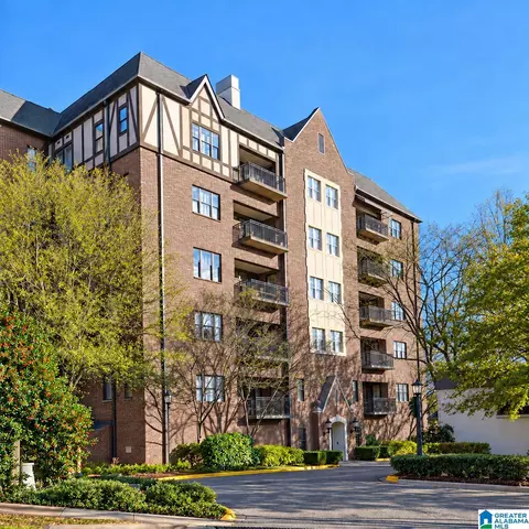 526 Olde English Ln #526, Mountain Brook, AL 35223