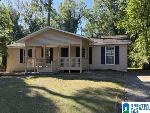 1705 Bobolink Ln NE, Center Point, AL 35215