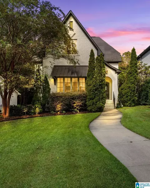 1212 Vestavia Pl, Vestavia Hills, AL 35216