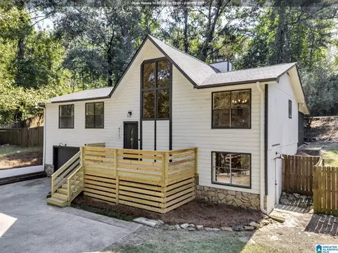 571 E Oak Dr, Trussville, AL 35173