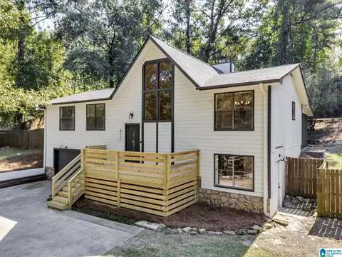 571 E Oak Dr, Trussville, AL 35173