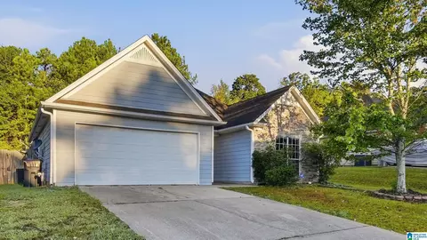 508 Camden Cove Cir, Calera, AL 35040