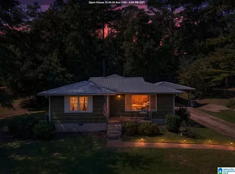 506 Caroline Dr, Weaver, AL 36277