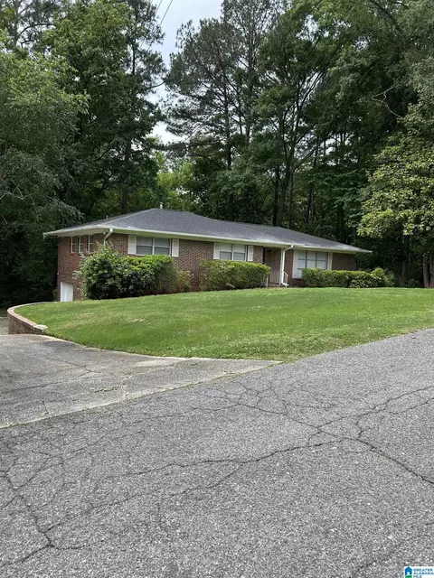 531 Tinker St, Hueytown, AL 35023