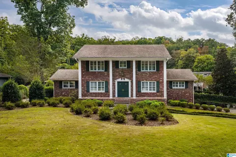 1621 Hays Cir, Vestavia Hills, AL 35216