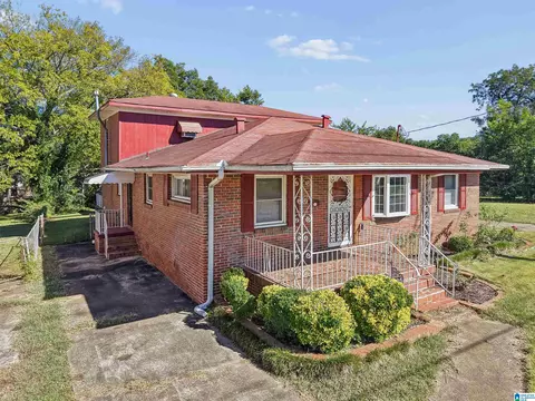 825 SW Goldwire St, Birmingham, AL 35211