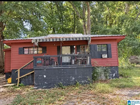 520 W Lake Dr, Bessemer, AL 35022