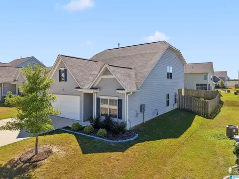 712 Ridgeway Ave, Columbiana, AL 35051