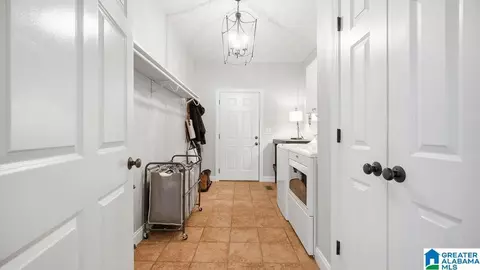 Entry Way - 145 Hope St, Clanton, AL 35045 photo 11 of 14