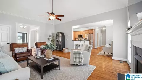 Entry Way - 145 Hope St, Clanton, AL 35045 photo 4 of 14