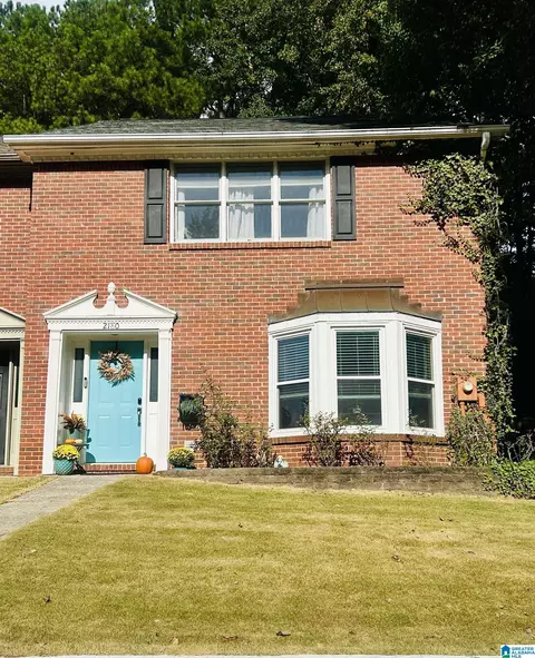 2180 Montreat Dr, Vestavia Hills, AL 35216