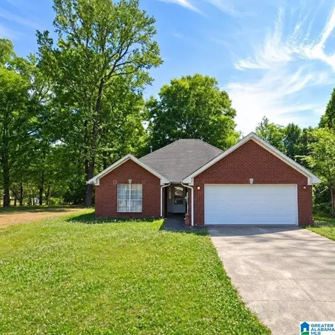 529 Lakeside Cir, Center Point, AL 35215
