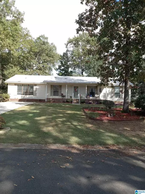 220 Huntingridge Dr, Cropwell, AL 35054
