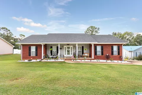1520 Clairmont Dr, Weaver, AL 36277