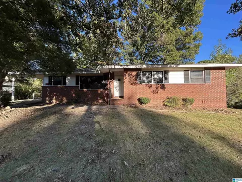 1613 4th St NW, Center Point, AL 35215
