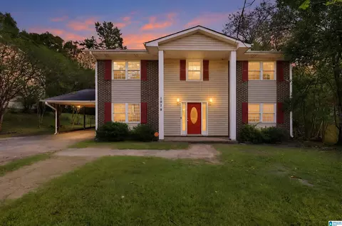 1079 Sunhill Rd NW, Center Point, AL 35215