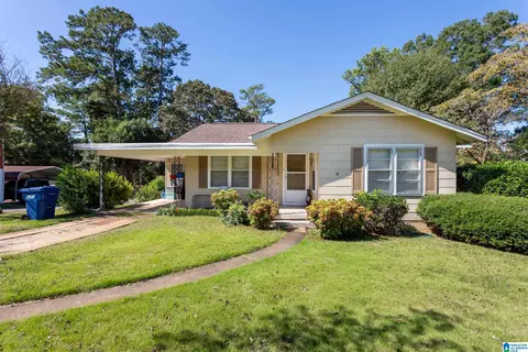 719 Spring St S, Talladega, AL 35160