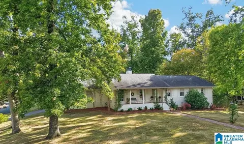 2709 Mount Royal Cir, Vestavia Hills, AL 35216
