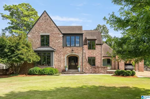 2941 Balmoral Rd, Mountain Brook, AL 35223