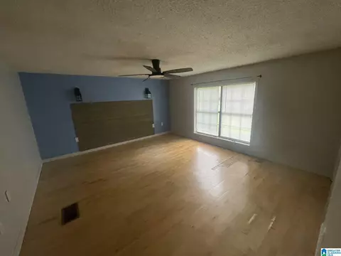 Living - 7270 Westchester Dr, Mobile, AL 36619 photo 1 of 2