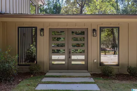 4505 Cahaba River Rd, Vestavia, AL 35243