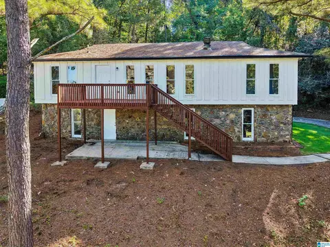 1705 Woodview Cir, Pelham, AL 35124
