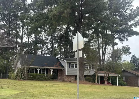 1861 Thornton Pl, Hoover, AL 35226